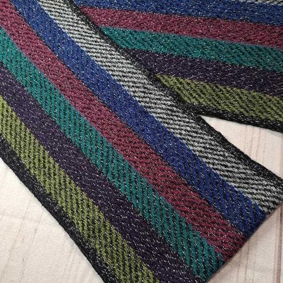 Scarf with Metallic Thread - Picture 3 of 11